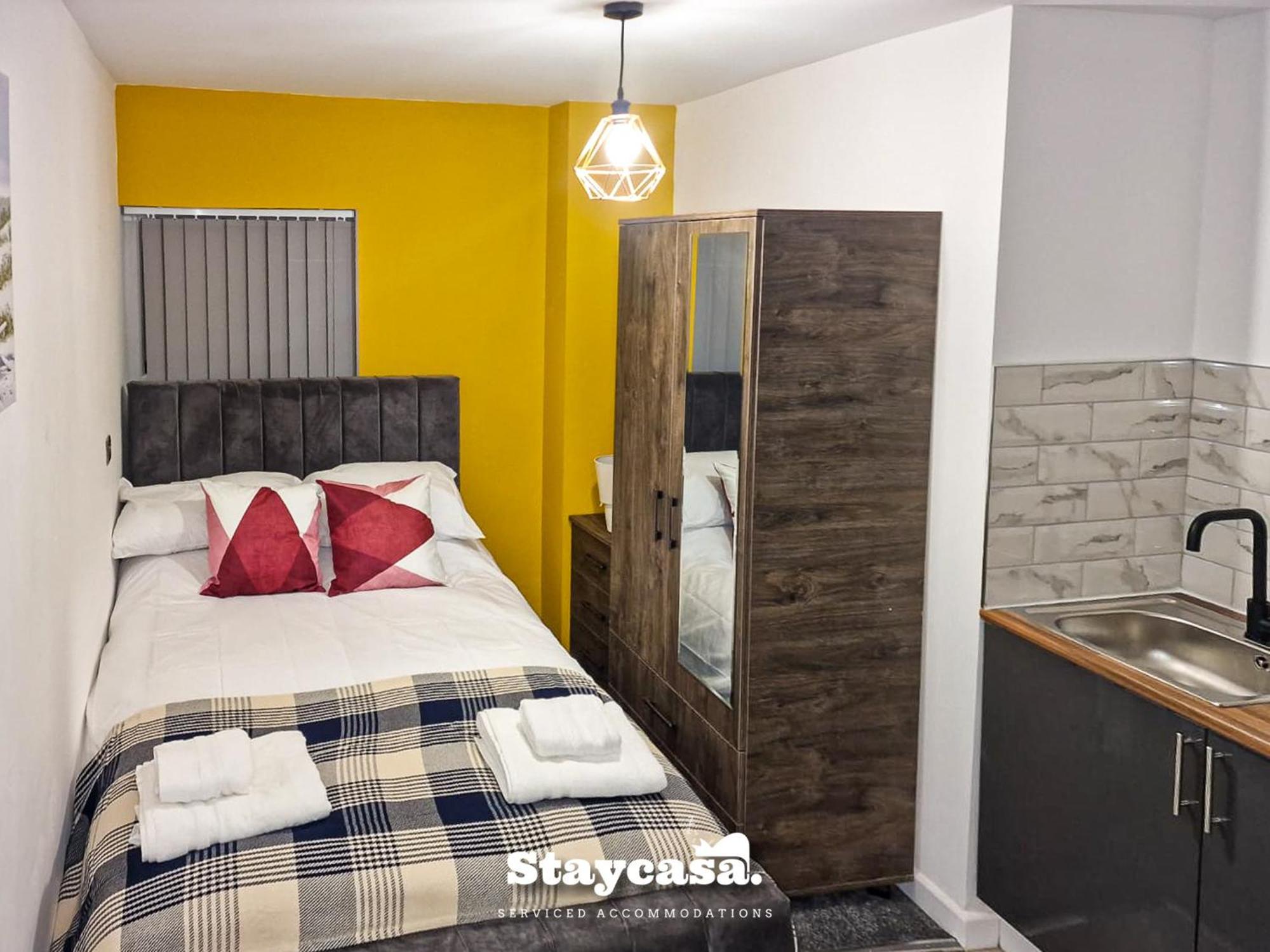 Delightful Spacious Haven With Large Driveway مانشستر المظهر الخارجي الصورة