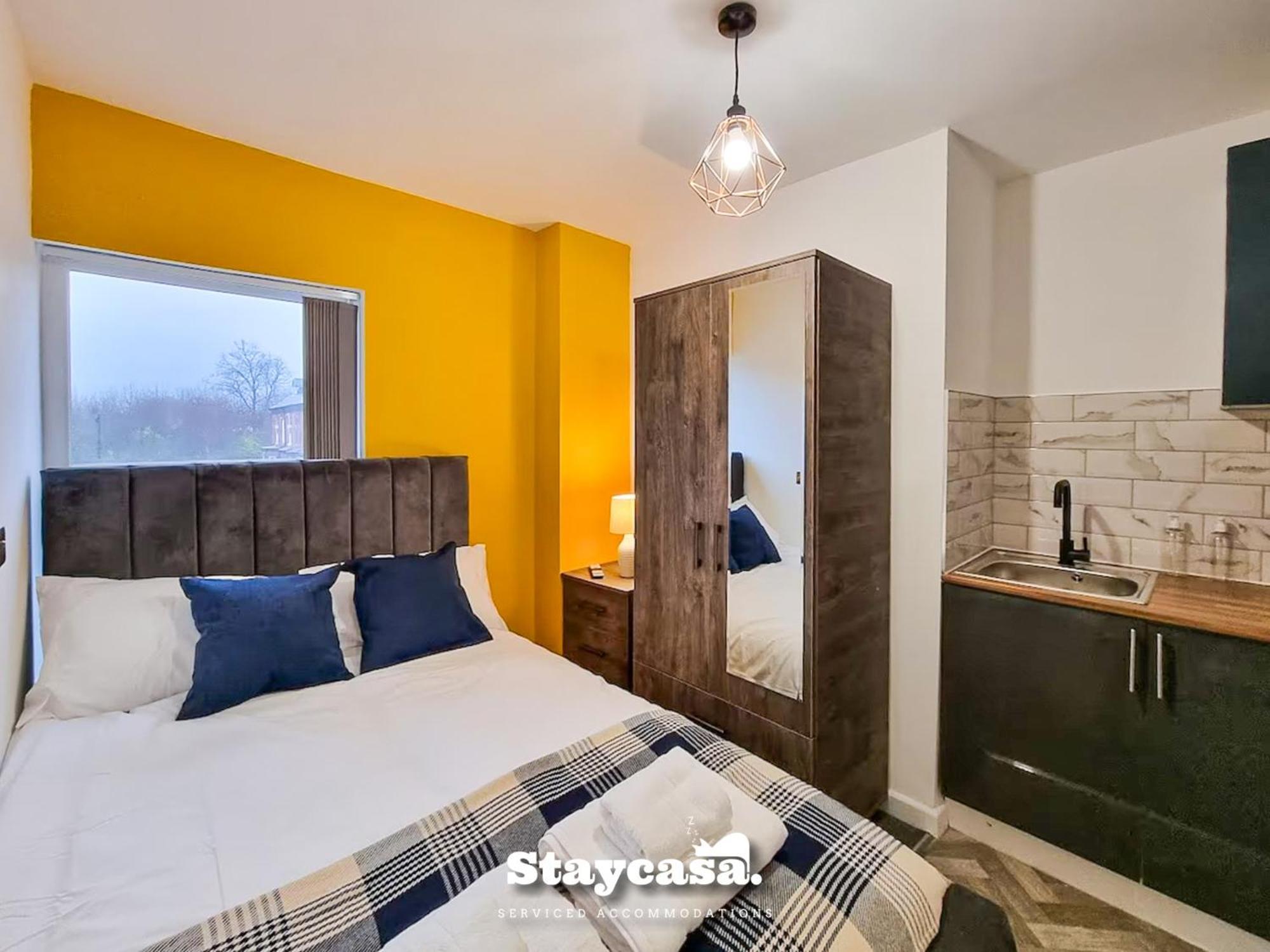 Delightful Spacious Haven With Large Driveway مانشستر المظهر الخارجي الصورة